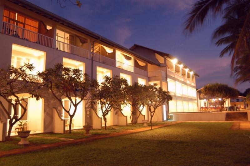 Hotel Sunset Beach Negombo Exterior photo